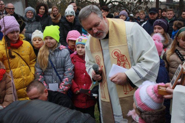 Posadzenie gruszy bł. Karoliny - 2014 r.